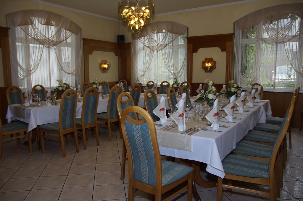 Ratskeller Thum Hotel Buitenkant foto